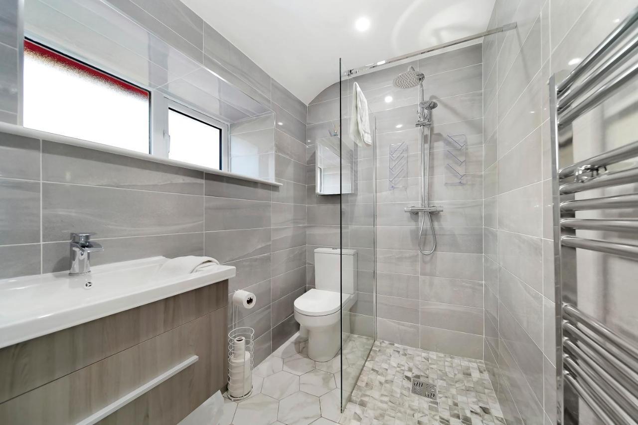 Glenside 'sleeping 4 Guests' Villa