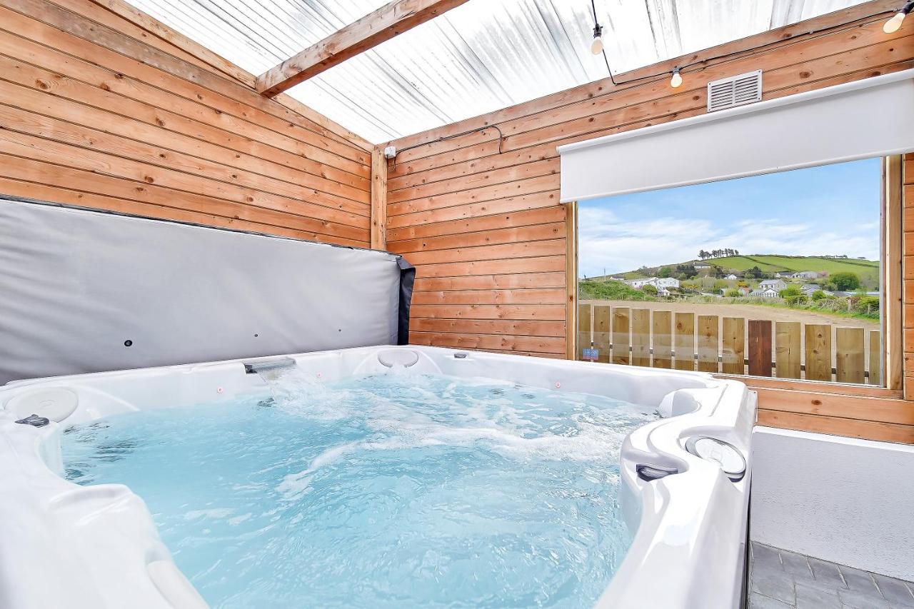 Glenside 'sleeping 4 Guests' Villa